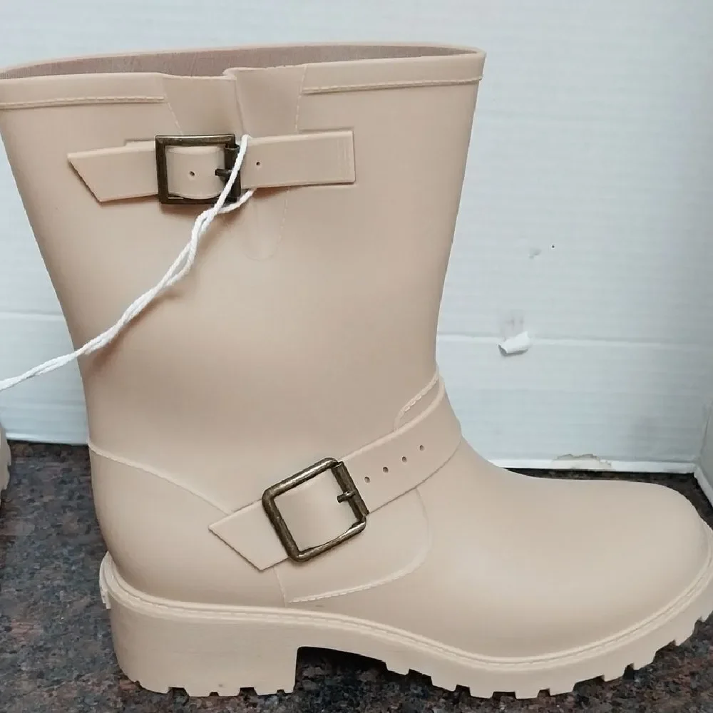 Serra Tan Rain Boots with Rugged Sole...SIZE 9 NEW IN BOX